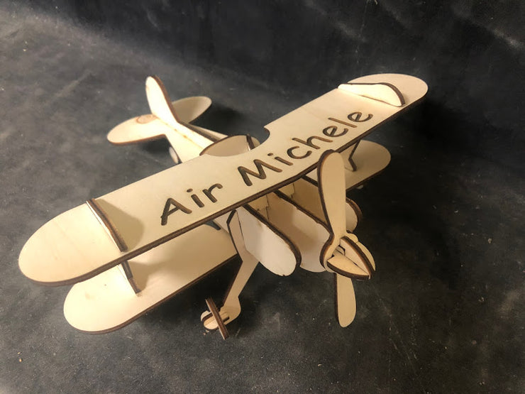 Aeroplano in legno, InciSo, un giocattolo personalizzato