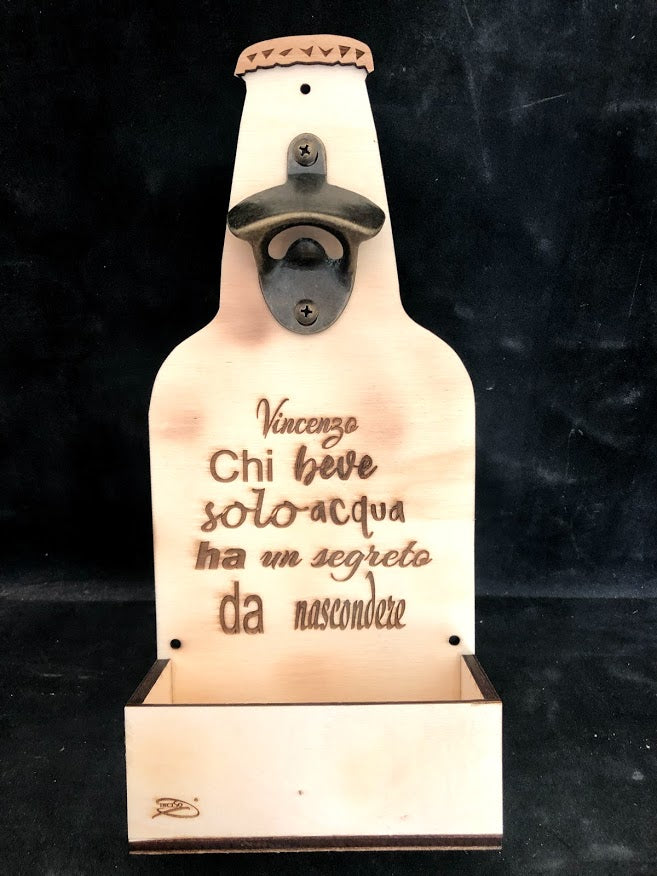Bottiglia stappabottiglie, InciSo, da appende al muro, personalizzata –  InciSoLaser